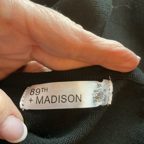 89th & Madison Black Boat Neck Dolman Sleeve W/Rhinestone Trim Plus 3X - Picture 5 of 7